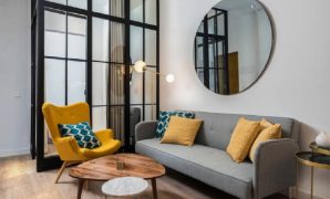 Ide Desain Cermin Hias di Ruang Tamu Minimalis yang Estetik Ide Desain Cermin Hias di Ruang Tamu Minimalis yang Estetik